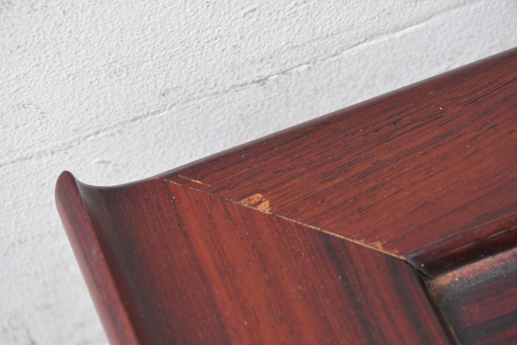 和製ヴィンテージ　昭和中期　紫檀(シタン)材　獅子と牡丹の彫刻が目を引く茶棚　(R-090812)