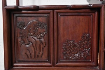 和製ヴィンテージ　昭和中期　紫檀(シタン)材　獅子と牡丹の彫刻が目を引く茶棚　(R-090812)