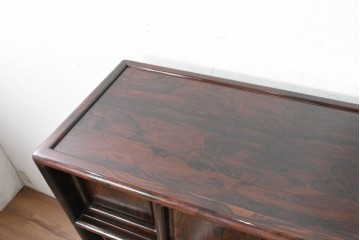 和製ヴィンテージ　美品　シャム柿材　濃淡豊かな木目が美しい茶箪笥　(R-090813)