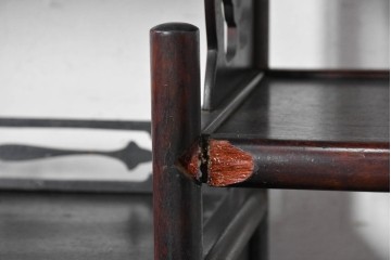 和製ヴィンテージ　昭和中期　紫檀(シタン)材　縁起のよい宝尽くしの彫刻をあしらった茶棚　(R-090814)