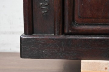 和製ヴィンテージ　昭和中期　紫檀(シタン)材　縁起のよい宝尽くしの彫刻をあしらった茶棚　(R-090814)