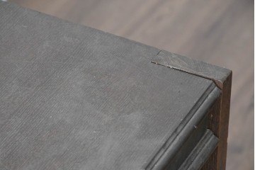 中古　オーダー特注品　ナラ材　彫刻を随所にあしらった重厚な佇まいのL字型カウンター　(R-090817)
