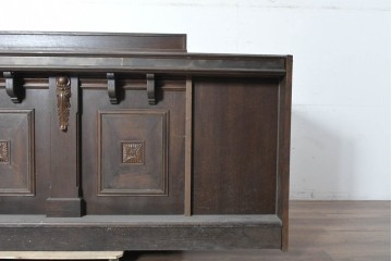 中古　オーダー特注品　ナラ材　彫刻を随所にあしらった重厚な佇まいのL字型カウンター　(R-090817)