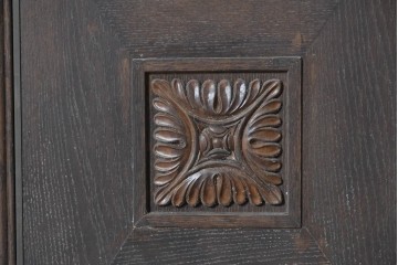 中古　オーダー特注品　ナラ材　彫刻を随所にあしらった重厚な佇まいのL字型カウンター　(R-090817)