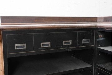中古　オーダー特注品　ナラ材　彫刻を随所にあしらった重厚な佇まいのL字型カウンター　(R-090817)