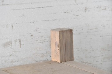 【簡易リペア限定品】　和製アンティーク　大正期から昭和初期　素朴な木味が引き立つ大型の棚　(R-090822)