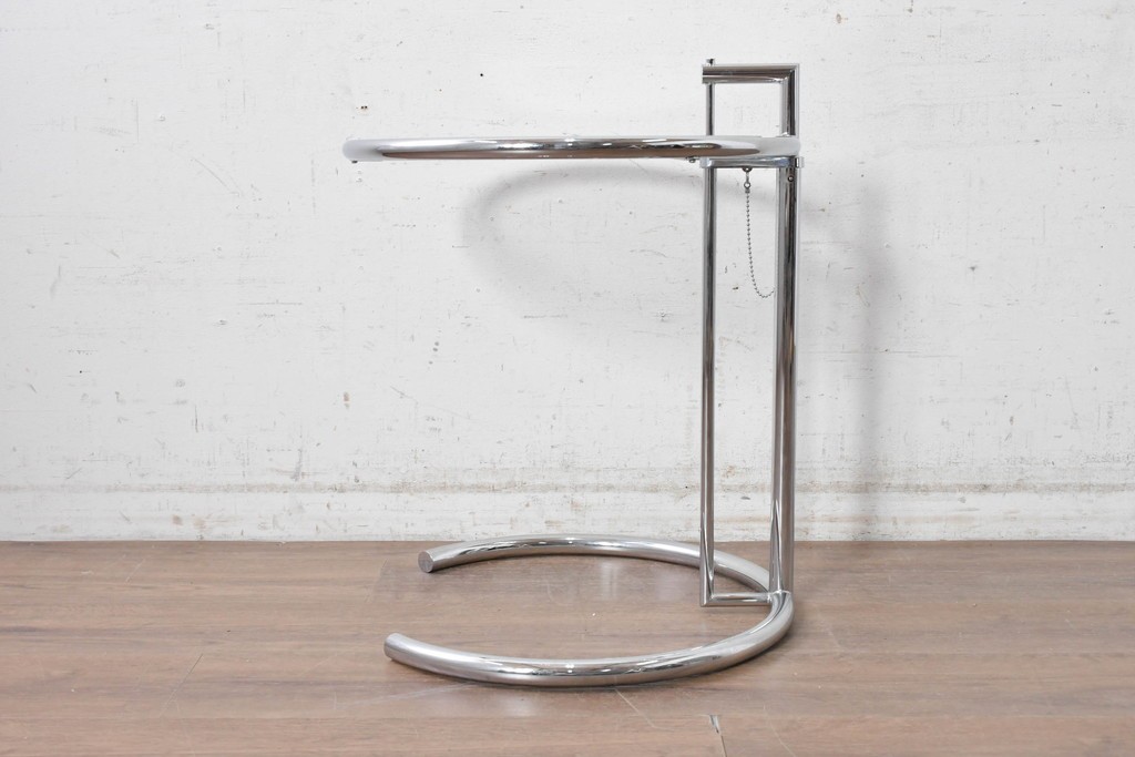 中古　Cassina ixc.(カッシーナイクスシー)取り扱い　ClassiCon(クラシコン)　Eileen Gray(アイリーン・グレイ)　ADJUSTABLE TABLE(アジャスタブルテーブル)　E1027　サイドテーブル　定価約24万円　(R-090823)