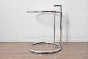 中古　Cassina ixc.(カッシーナイクスシー)取り扱い　ClassiCon(クラシコン)　Eileen Gray(アイリーン・グレイ)　ADJUSTABLE TABLE(アジャスタブルテーブル)　E1027　サイドテーブル　定価約24万円　(R-090823)