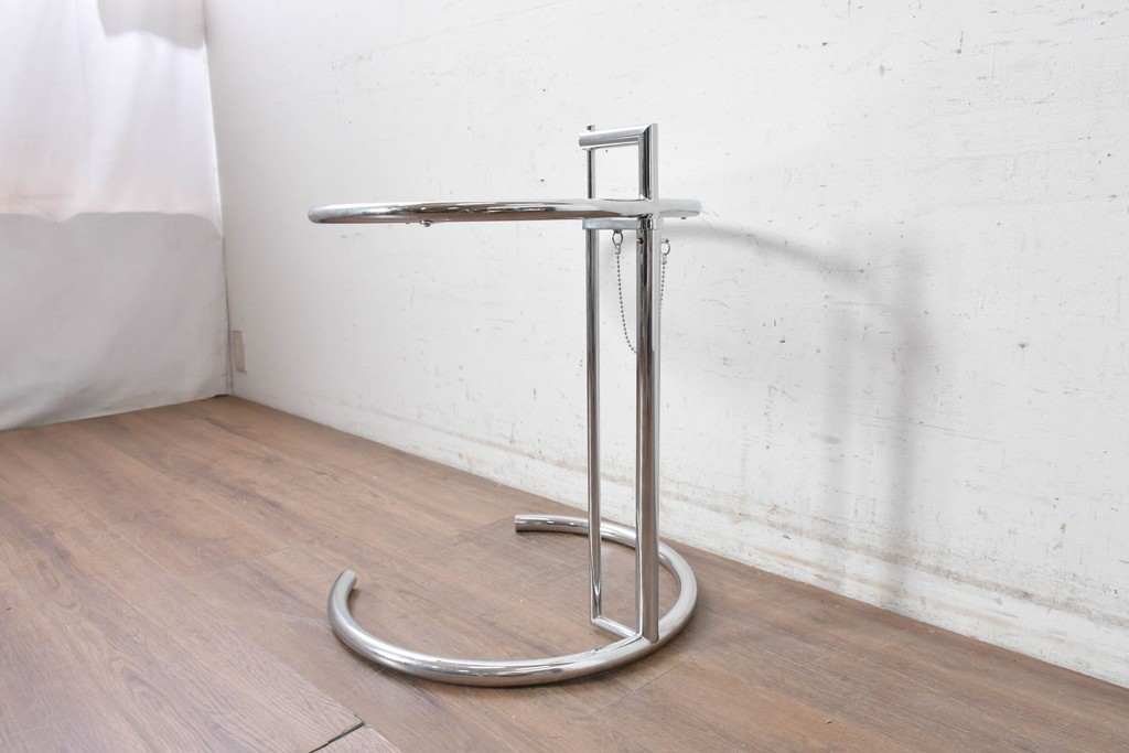 中古　Cassina ixc.(カッシーナイクスシー)取り扱い　ClassiCon(クラシコン)　Eileen Gray(アイリーン・グレイ)　ADJUSTABLE TABLE(アジャスタブルテーブル)　E1027　サイドテーブル　定価約24万円　(R-090823)