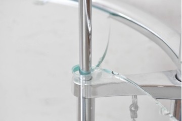 中古　Cassina ixc.(カッシーナイクスシー)取り扱い　ClassiCon(クラシコン)　Eileen Gray(アイリーン・グレイ)　ADJUSTABLE TABLE(アジャスタブルテーブル)　E1027　サイドテーブル　定価約24万円　(R-090823)