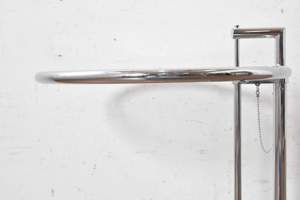 中古　Cassina ixc.(カッシーナイクスシー)取り扱い　ClassiCon(クラシコン)　Eileen Gray(アイリーン・グレイ)　ADJUSTABLE TABLE(アジャスタブルテーブル)　E1027　サイドテーブル　定価約24万円　(R-090823)