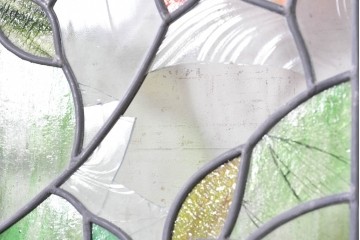 中古　特注品　職人手作り品　タモ材　色彩豊かな植物を描いたステンドグラス入り両開きドア1対(2枚)セット　※ステンド部分に割れあり　(R-090829)