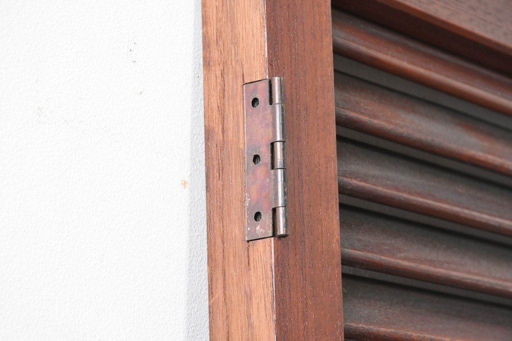 ヴィンテージ建具　昭和中期　シックな木色が魅力のシンプルなルーバー扉2枚(1対)セット　(R-090830)