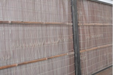アンティーク建具　昭和初期　竹の横材と帯の透かし彫りを楽しむ夏戸2枚セット　(R-090831)