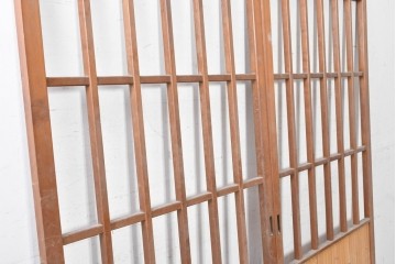 ヴィンテージ建具　昭和中期から昭和後期　格子と竹の組み合わせが美しい数寄屋の荒格子戸2枚セット　(R-090832)
