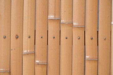 ヴィンテージ建具　昭和中期から昭和後期　格子と竹の組み合わせが美しい数寄屋の荒格子戸2枚セット　(R-090832)