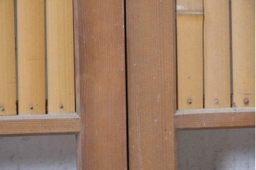 ヴィンテージ建具　昭和中期から昭和後期　格子と竹の組み合わせが美しい数寄屋の荒格子戸2枚セット　(R-090832)