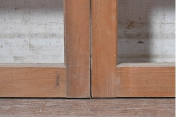 ヴィンテージ建具　昭和中期から昭和後期　格子と竹の組み合わせが美しい数寄屋の荒格子戸2枚セット　(R-090832)