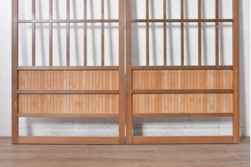 ヴィンテージ建具　昭和中期から昭和後期　格子と竹の組み合わせが美しい数寄屋の荒格子戸2枚セット　(R-090832)