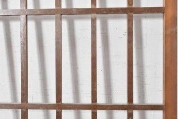 ヴィンテージ建具　昭和中期から昭和後期　格子と竹の組み合わせが美しい数寄屋の荒格子戸2枚セット　(R-090832)