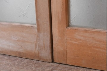 ヴィンテージ建具　昭和後期　大きなガラス面と格子意匠が印象的な幅狭のガラス戸4枚セット　(R-090838)
