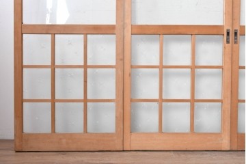 ヴィンテージ建具　昭和後期　大きなガラス面と格子意匠が印象的な幅狭のガラス戸4枚セット　(R-090838)