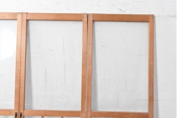 ヴィンテージ建具　昭和後期　大きなガラス面と格子意匠が印象的な幅狭のガラス戸4枚セット　(R-090838)