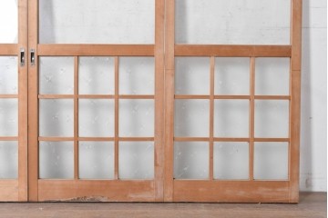 ヴィンテージ建具　昭和後期　大きなガラス面と格子意匠が印象的な幅狭のガラス戸4枚セット　(R-090838)