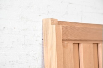 ヴィンテージ建具　昭和後期　均一に並んだ木目が美しい無双付き舞良戸1枚　(R-090840)