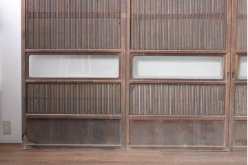 アンティーク建具　昭和初期　裏障子付き　細かな縦格子と横長のガラスが調和した格子戸4枚セット　(R-090841)