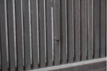 アンティーク建具　昭和初期　裏障子付き　細かな縦格子と横長のガラスが調和した格子戸4枚セット　(R-090841)