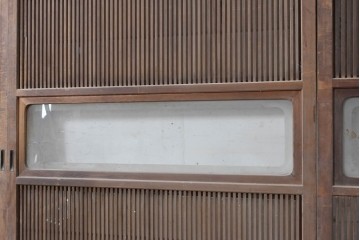 アンティーク建具　昭和初期　裏障子付き　細かな縦格子と横長のガラスが調和した格子戸4枚セット　(R-090841)