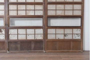 アンティーク建具　昭和初期　裏障子付き　細かな縦格子と横長のガラスが調和した格子戸4枚セット　(R-090841)