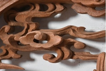 ヴィンテージ建具　昭和後期　鶴と雲を繊細に彫り込んだ躍動感あふれる彫刻欄間2枚セット　(R-090842)