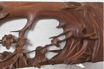 アンティーク建具　大正から昭和初期　欅(ケヤキ)材　梅に山鳥の図を描いた片面彫刻欄間1枚　(R-090843)