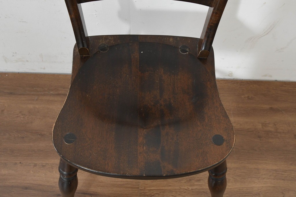 中古　松本民芸家具　背もたれの挽き物加工がお洒落な#49A型ワイコムチェア4脚セット　定価(4脚合計)約42万8千円　(R-090844)
