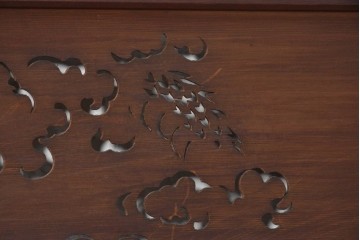 【簡易リペア限定品】　アンティーク建具　昭和初期　雲間を進む龍を透かし彫りで表した欄間2枚セット　(R-090845)