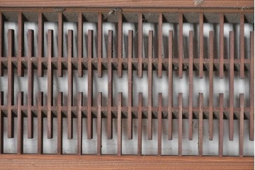 アンティーク建具　大正から昭和初期　規則正しい格子模様が印象的な欄間1枚　(R-090847)