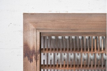 アンティーク建具　大正から昭和初期　規則正しい格子模様が印象的な欄間1枚　(R-090847)