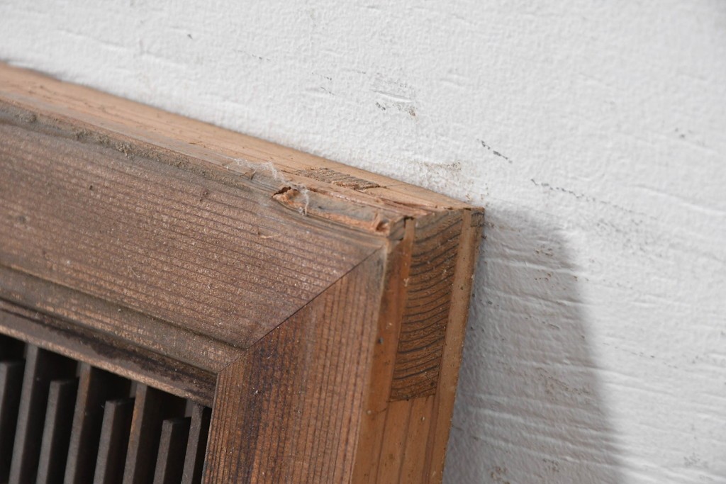アンティーク建具　大正から昭和初期　規則正しい格子模様が印象的な欄間1枚　(R-090847)