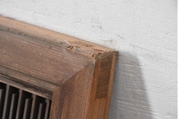 アンティーク建具　大正から昭和初期　規則正しい格子模様が印象的な欄間1枚　(R-090847)