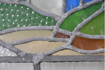 イギリスヴィンテージ建具　1950年頃　鮮やかな色ガラスで風景を描いたステンドグラスパネル1枚　(R-090850)