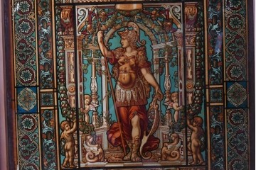 イギリスアンティーク　1920年から1930年頃　人物像と草花文様が彩る荘厳なガラスアートパネル1枚　(R-090857)
