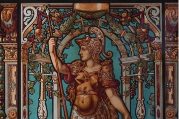 イギリスアンティーク　1920年から1930年頃　人物像と草花文様が彩る荘厳なガラスアートパネル1枚　(R-090857)