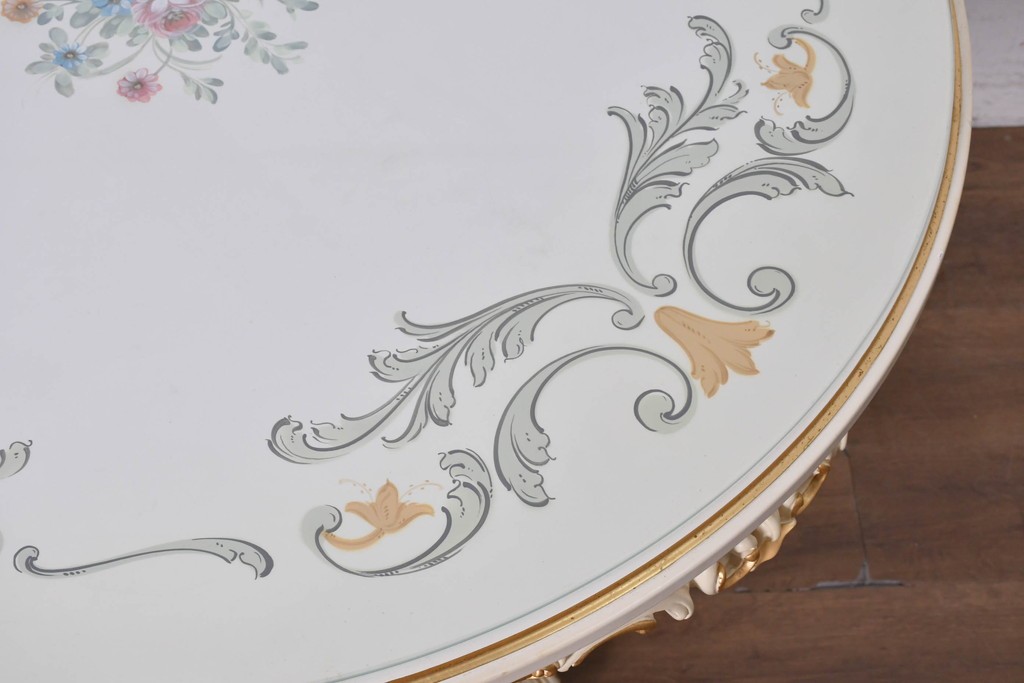 中古　美品　SILIK(シリック)　優美な装飾が目を引くラウンドテーブル　(R-090860)