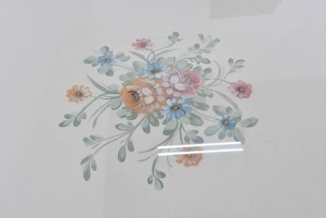 中古　美品　SILIK(シリック)　優美な装飾が目を引くラウンドテーブル　(R-090860)