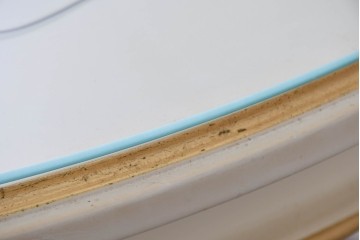 中古　美品　SILIK(シリック)　優美な装飾が目を引くラウンドテーブル　(R-090860)