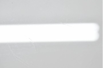 中古　美品　SILIK(シリック)　優美な装飾が目を引くラウンドテーブル　(R-090860)
