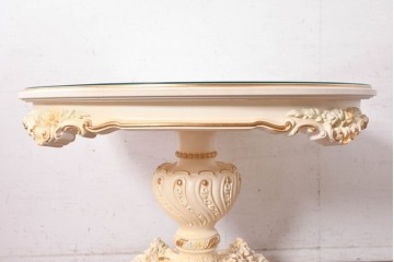 中古　美品　SILIK(シリック)　優美な装飾が目を引くラウンドテーブル　(R-090860)