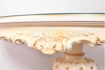 中古　美品　SILIK(シリック)　優美な装飾が目を引くラウンドテーブル　(R-090860)
